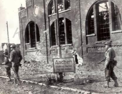 http://www.aachen-stadtgeschichte.de/wp-content/uploads/2012/02/Aachener-Geschichte-14-Oktober-1944-2.jpg